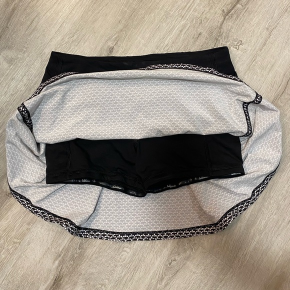 Lululemon Black and White Skort - Picture 3 of 4